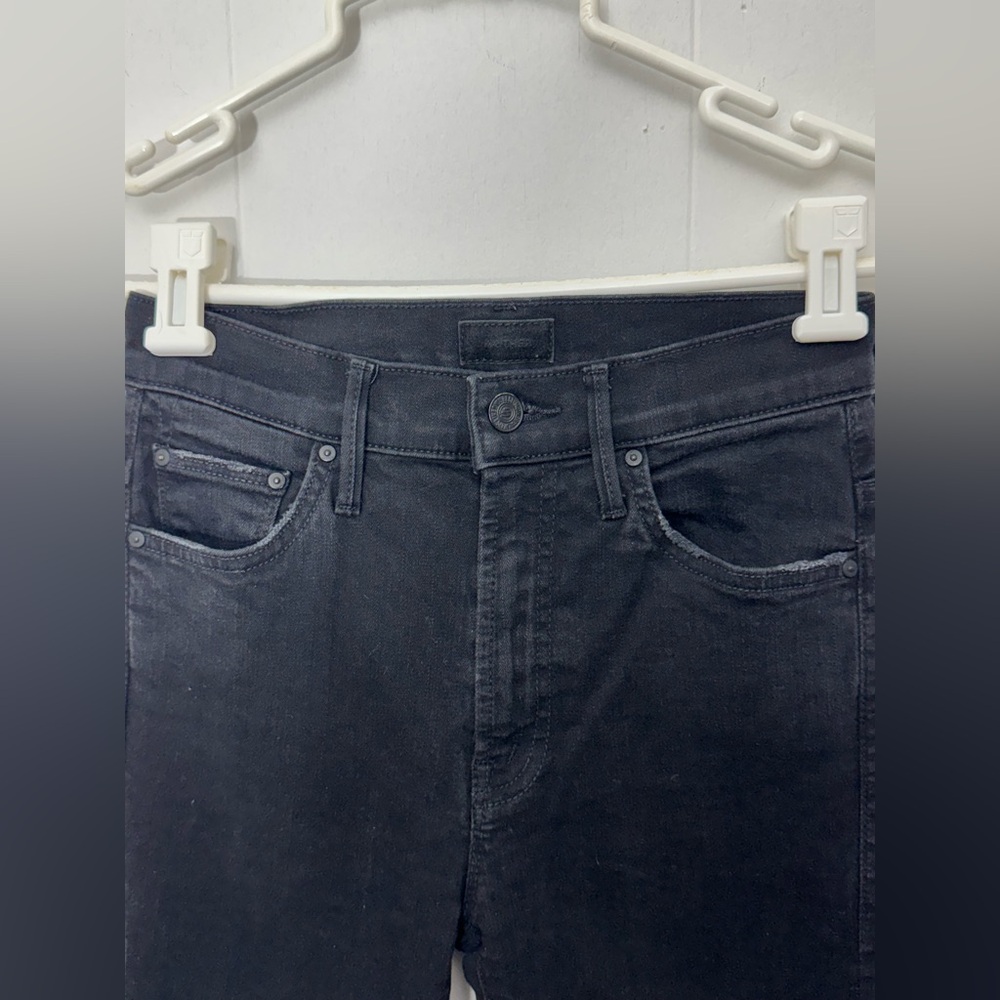 MOTHER The Insider Crop Step Fray Jeans - Picture 12 of 16